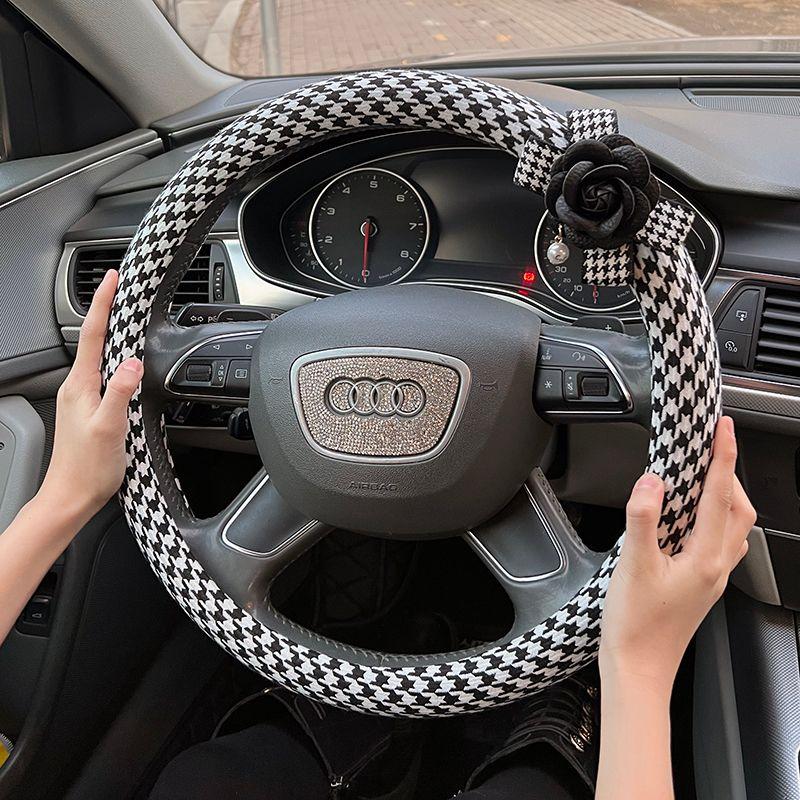 

Car Steering Wheel Cover for Women, Korean Cute Short Plush Winter Warm Non-Slip Houndstooth Camellia Universal Handle Cover Houndstooth Linen [Black Camellia]