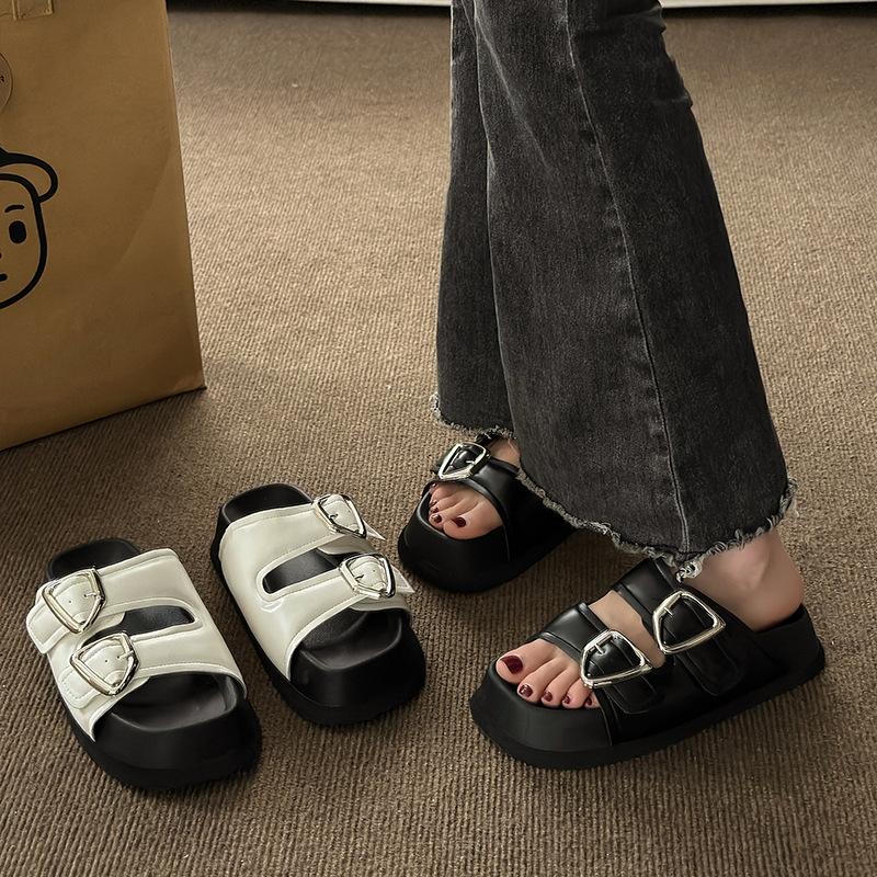 Thick Soled Roman Sandals Women's 2024 Summer New Fashion Flat Bottomed Anti Slip Slippers Womens Retro Beach Flip Flops Female