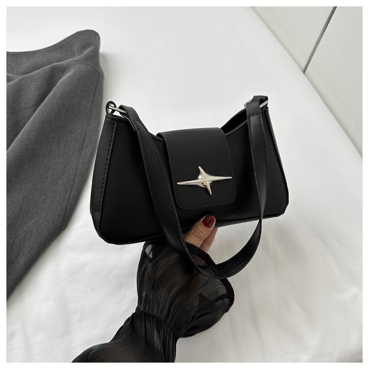 Chic Fashionable Large Capacity Shoulder Bag Women 2023 Autumn New Trend Retro Commuter Underarm Bag Female