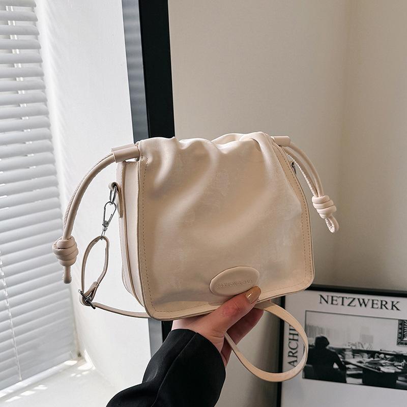 

Популярная в этом году ретро-сумка Cloud, модная маленькая сумка 2024 года, новая модная сумка-мессенджер для поездок на работу и дальние поездки на плечо белый