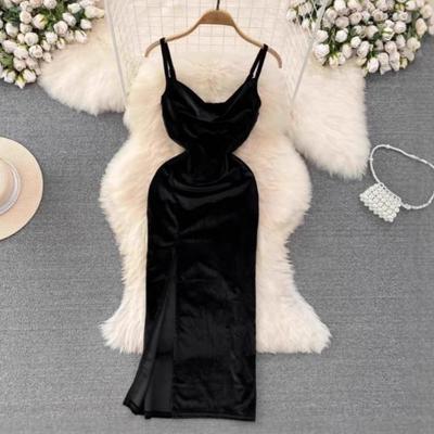 Vestido halter para mujer, nuevo estilo para personas mayores, con efecto adelgazante en la cintura, versión de longitud media, de terciopelo dividido en la cadera.