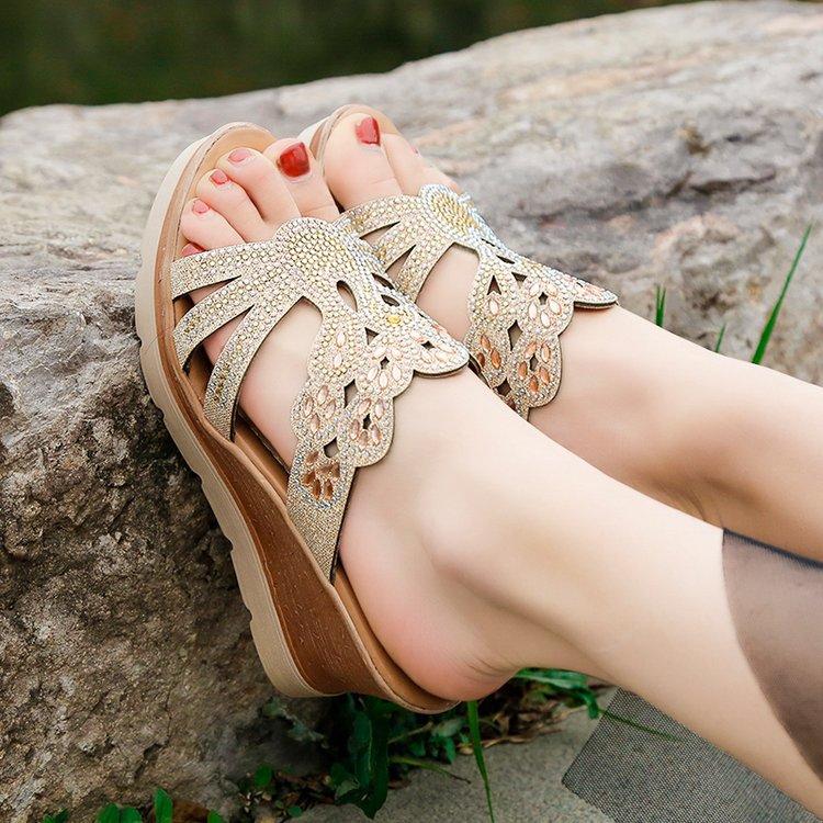 Summer new rhinestone high-heeled wedge-heeled cool slippers women's muffin thick-soled slippers wedge-heeled large-size cool slippers