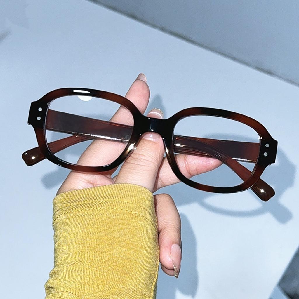 New Retro Small Frame Glasses Frame For Women's Pography Concave Shaped Eyewear Frame Personalized Flat Lens