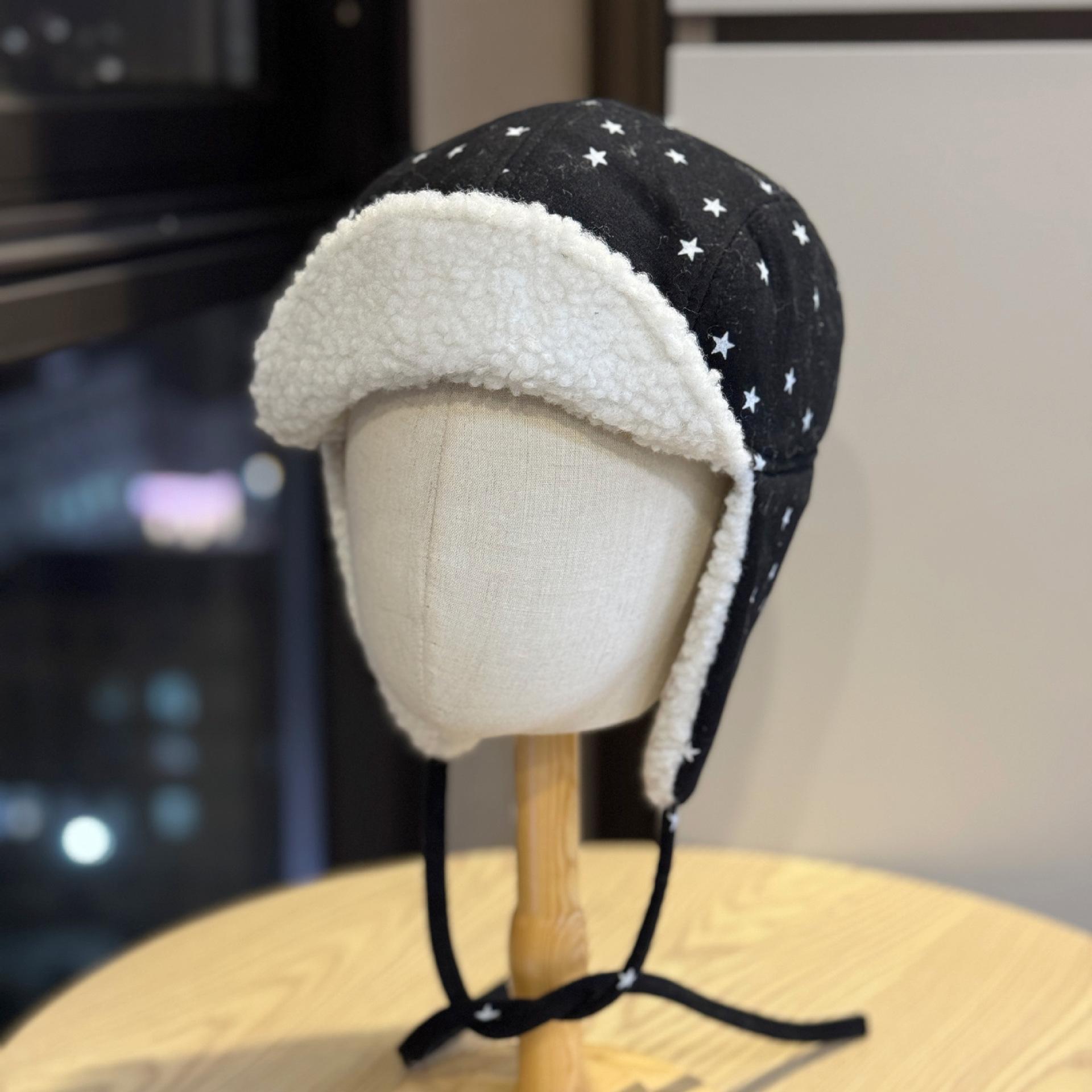 

The new star plush earmuffs and snapback hats are perfect for women in autumn and winter. They keep you warm, showcase your face, and are suitable Adult54-60Average Size чёрный