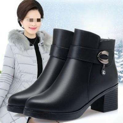 Chaussures pour femmes chaussures en coton hiver nouveau cuir souple velours chaud antidérapant résistant à l'usure bottines bottes en coton pour personnes d'âge moyen et âgées
