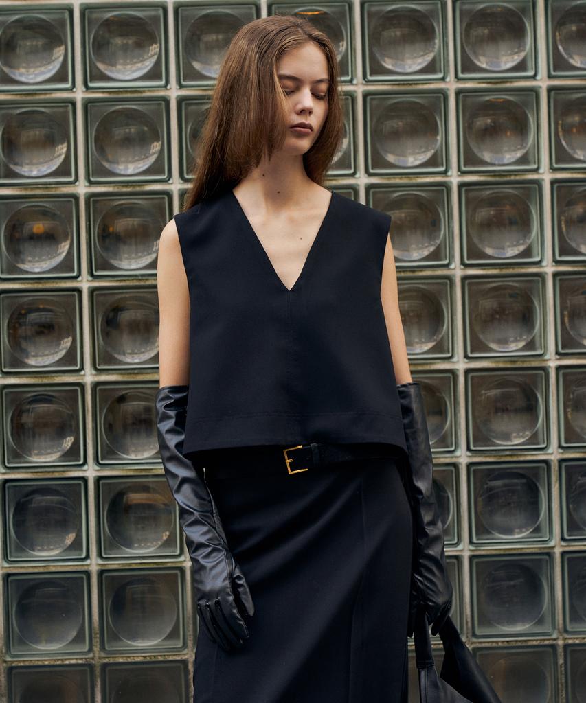 RENEJ V Neck Sleeveless Top
