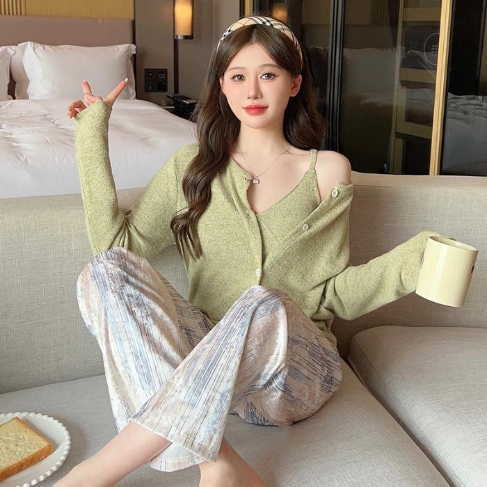 

Осень-зима Велюровая пижама Подтяжки Кардиган Брюки Тройка Домашняя одежда Свободное повседневное Теплое интимное белье Пижамы 2XL