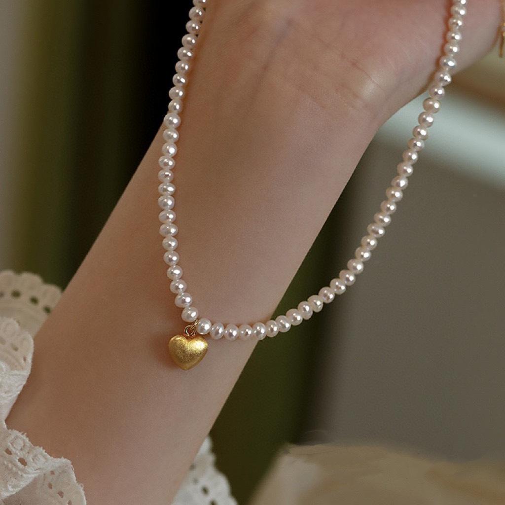 Versatile love pendant, natural freshwater pearl necklace, women's summer light luxury temperament, niche high-end design collarbone chain