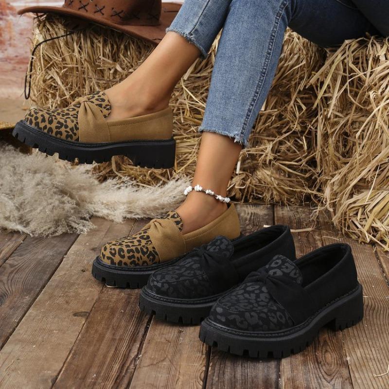 A New Style of Low-top Loafers and Large-sized Thick-soled Leather Shoes for Women