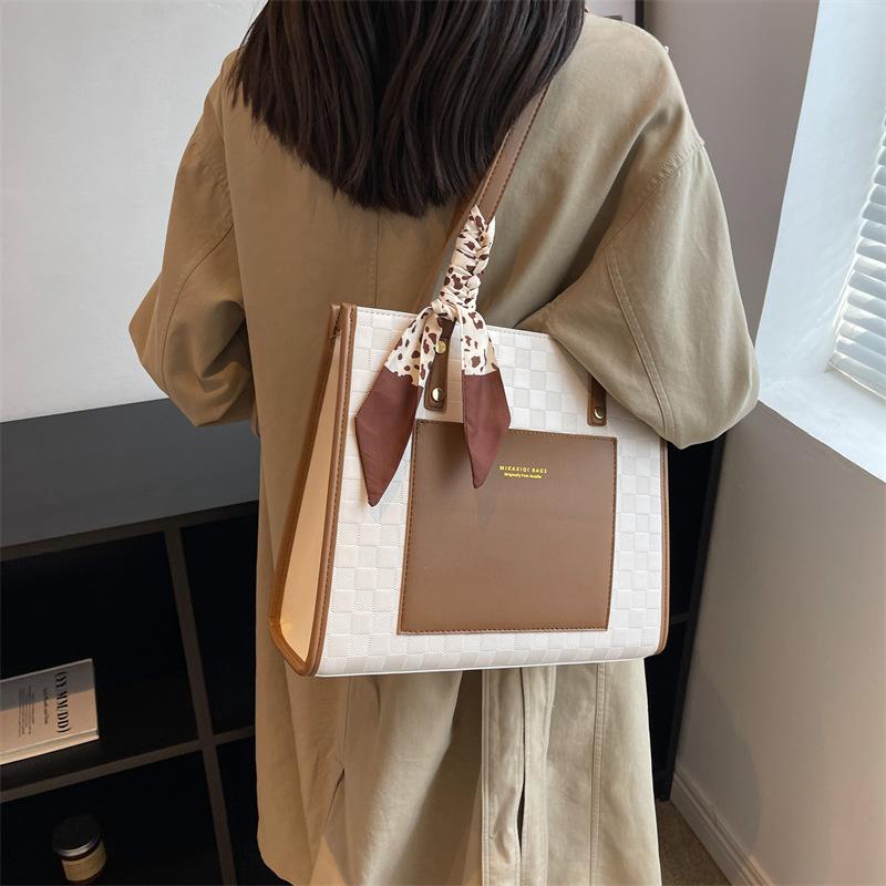 Versatile Single Shoulder Armpit Bag Women's New Large-capacity Commuter Tote Bag Women's Handbag