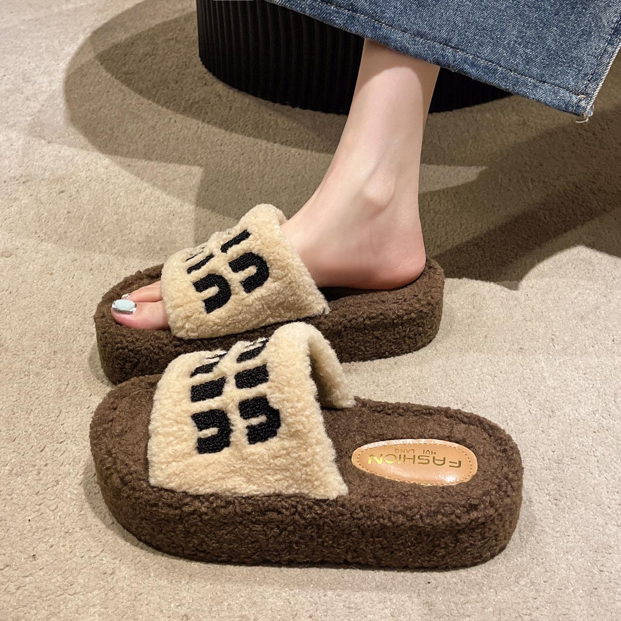 

Mao Mao Tuo Girl 2025 Autumn and Winter New Muffin Bottom Alphabet Accessories Fashion Outer Wear Home Warm Plush Slippers 42