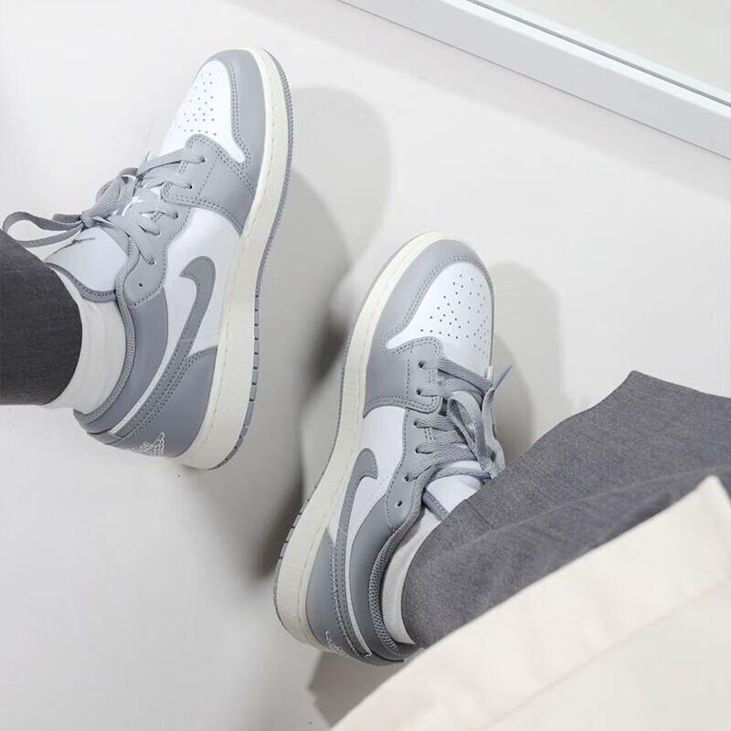 Jordan Air Jordan 1 Low Grigio Vintage GS 553560-053