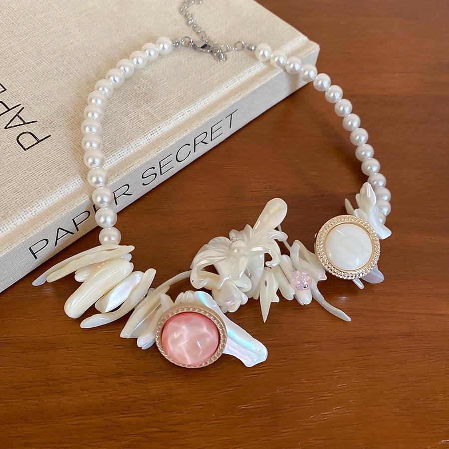 European and American color acrylic shell beaded necklace design sense collarbone chain exaggerated necklace women