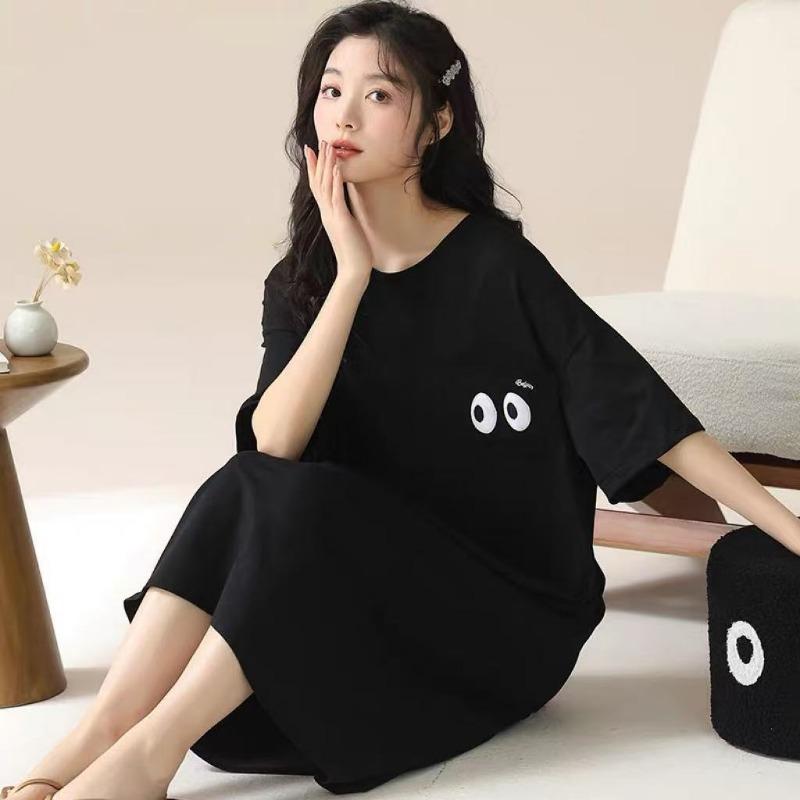 A Mid-length Youthfu  Stylish and Slimming T-shirt Dress for Women's Summer Fashion