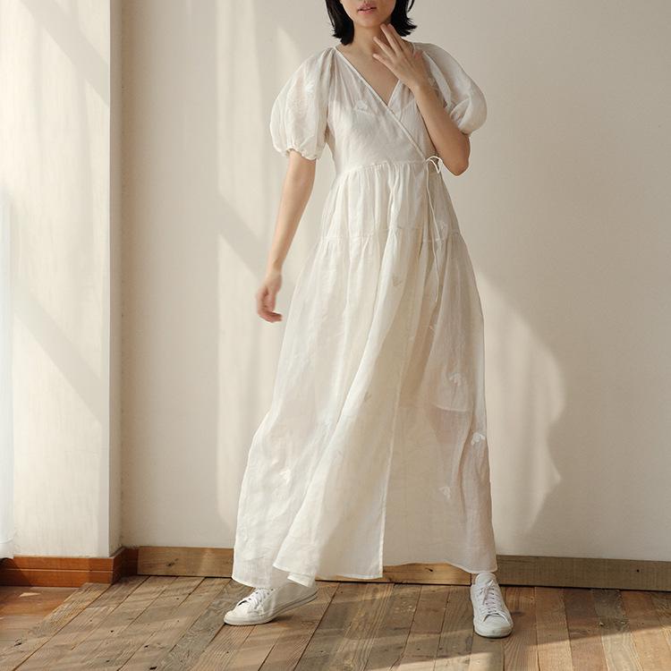 White Ramie Puff Sleeve Dress with Bee Embroidery and Layered Tie-up Collar L