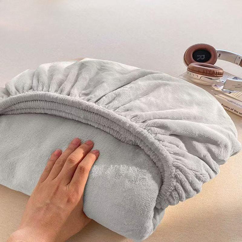 

Горячий Мягкий Плюшевый Теплый Наматрасник Зимний Бархатный Материал Простыня на Резинке Утолщенный Теплый Чехол на Кровать Защитник Матраса Разные Размеры 2xPillowcase NOSHEET