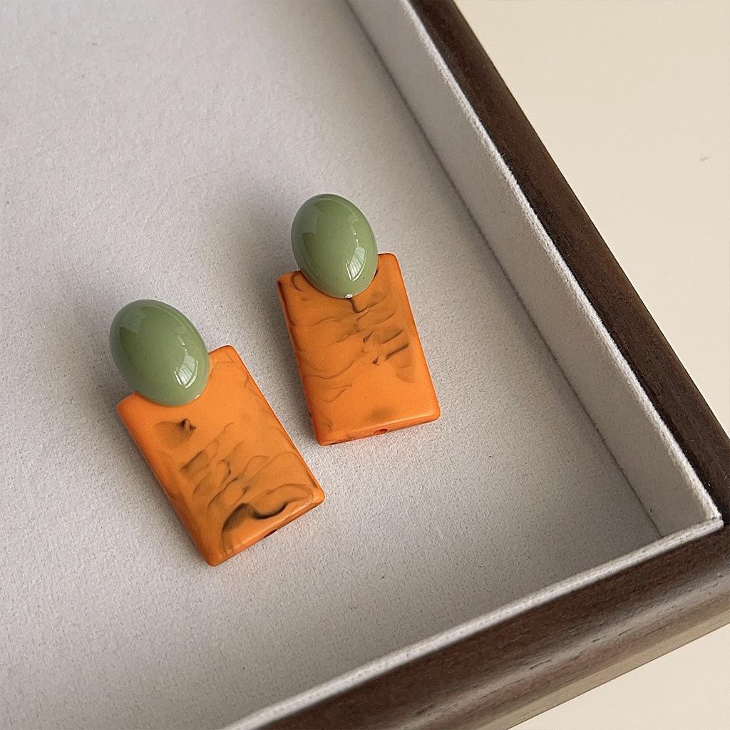 Vintage Maillard Coffee Earrings Women's Literary Temperament Acrylic Smudge Earrings Niche High-end Autumn and Winter Earrings