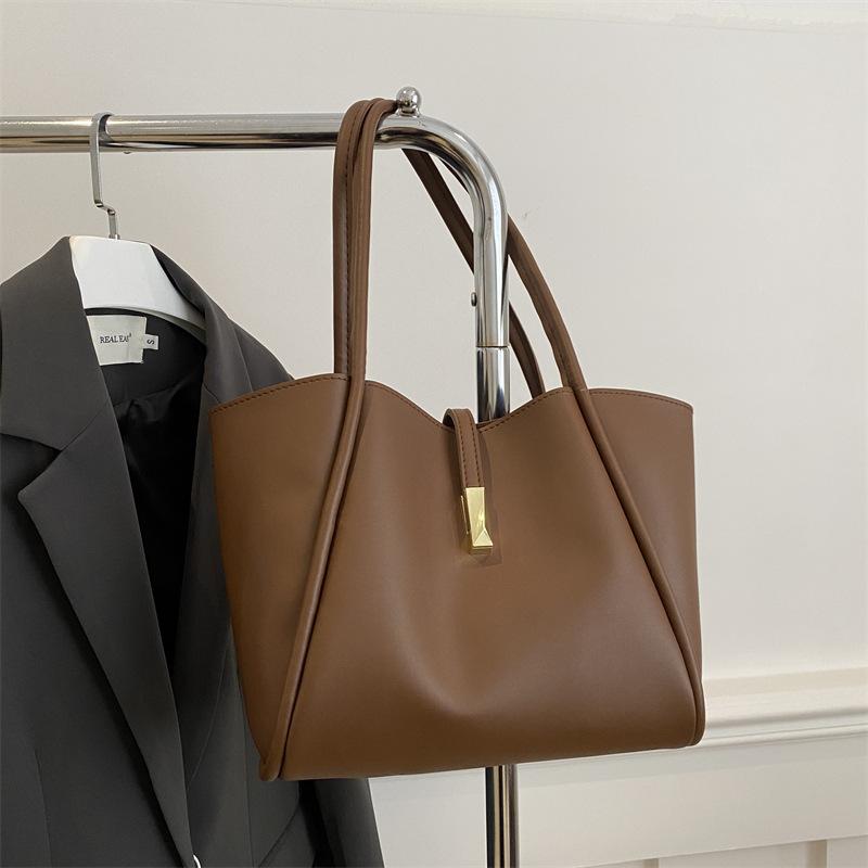 

Retro foreign large-capacity bag women s bag 2025 new fashionable and simple tote bag niche shoulder armpit bag