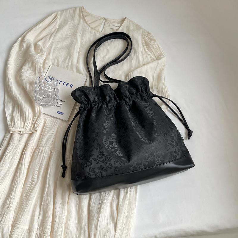 Женская сумка для покупок на шнурке — фото 10