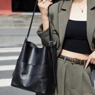 Genuine Leather Women's Bag with A Niche and High-end Design, Single-shoulder Underarm Bucket Bag