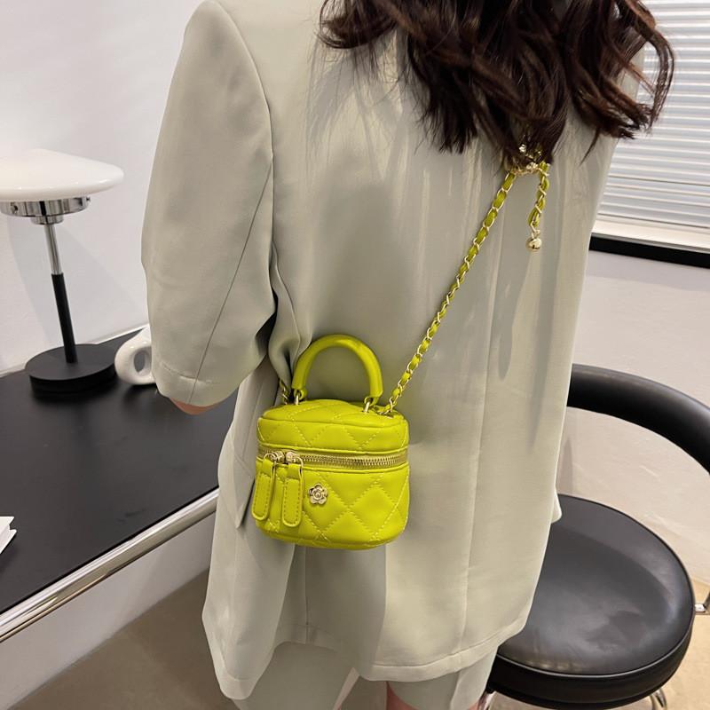 Schicke Diamantgitter-Ketten-Handtasche 2024 Neuer Stil Beliebt in diesem Jahr Hochwertige Textur Urbaner Minimalist