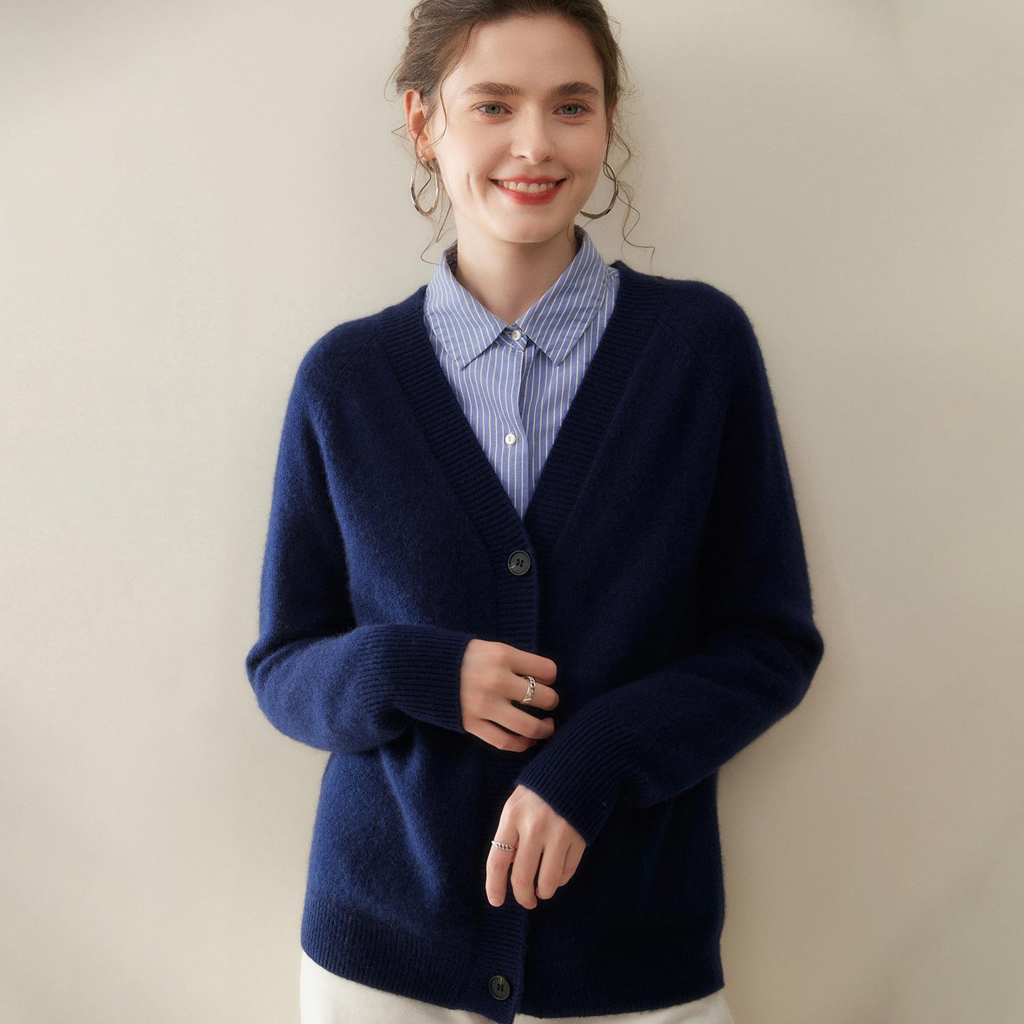 

Thickened Autumn/Winter V-neck Cashmere Cardigan: Slimming Knitted Sweater for Women, Versatile and Stylish XL (Suitable for 125-140 Jin)