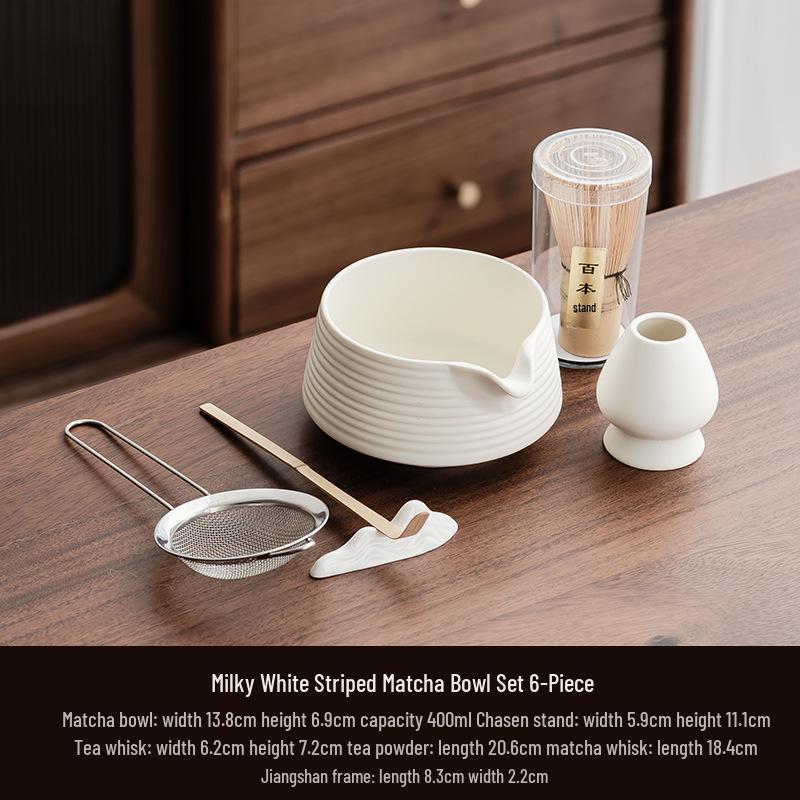 Ręcznie robiona duża japońska ceramiczna miseczka do matchy i zestaw trzepaczki