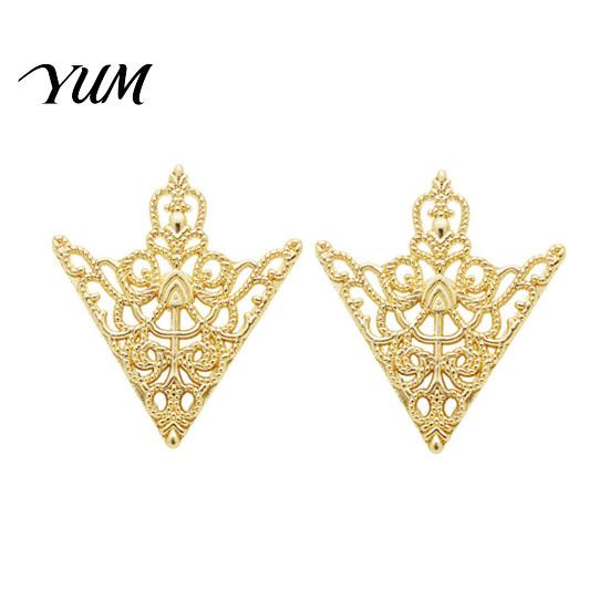 Decorative Brooch Pin 1 Pair Vintage Shirt Collar Clip, Hollow-Out Decoration Alloy Outfit Accessory Triangle for Men Women Suit Clip