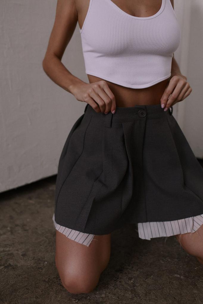 Mai Minigonna affumicata a pieghe della collezione Rina