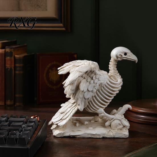 Vintage Halloween Skeleton Decor Vulture Statue, Realistic Bird Bone Figurine for Distressed Texture Home Decor, Spooky Tabletop Ornament Living Room