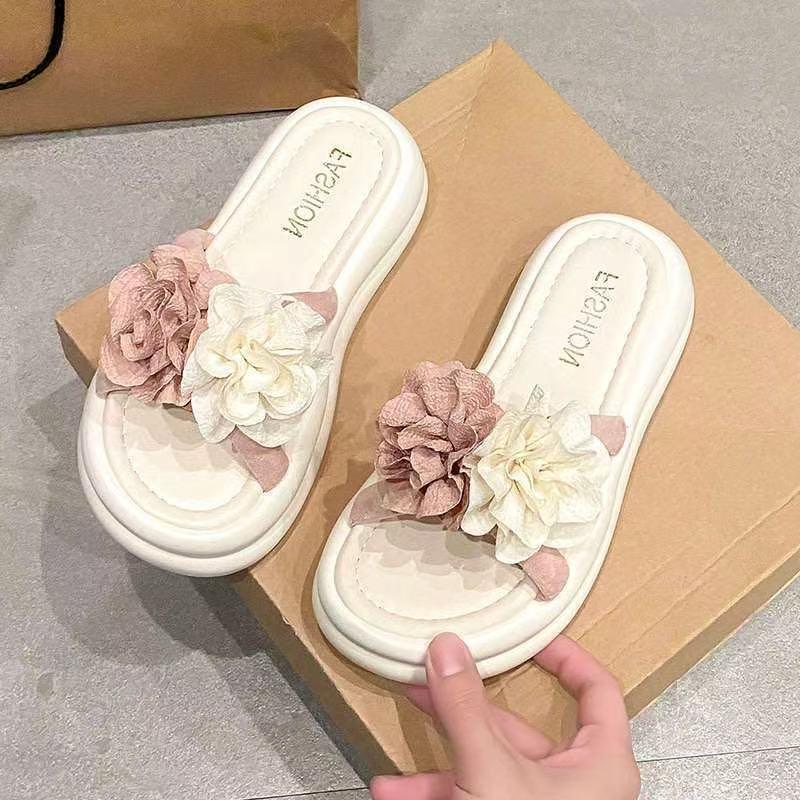 Fairy mesh yarn flower thick bottom one-word drag girl 2025 summer new small light comfortable non-slip cool slippers