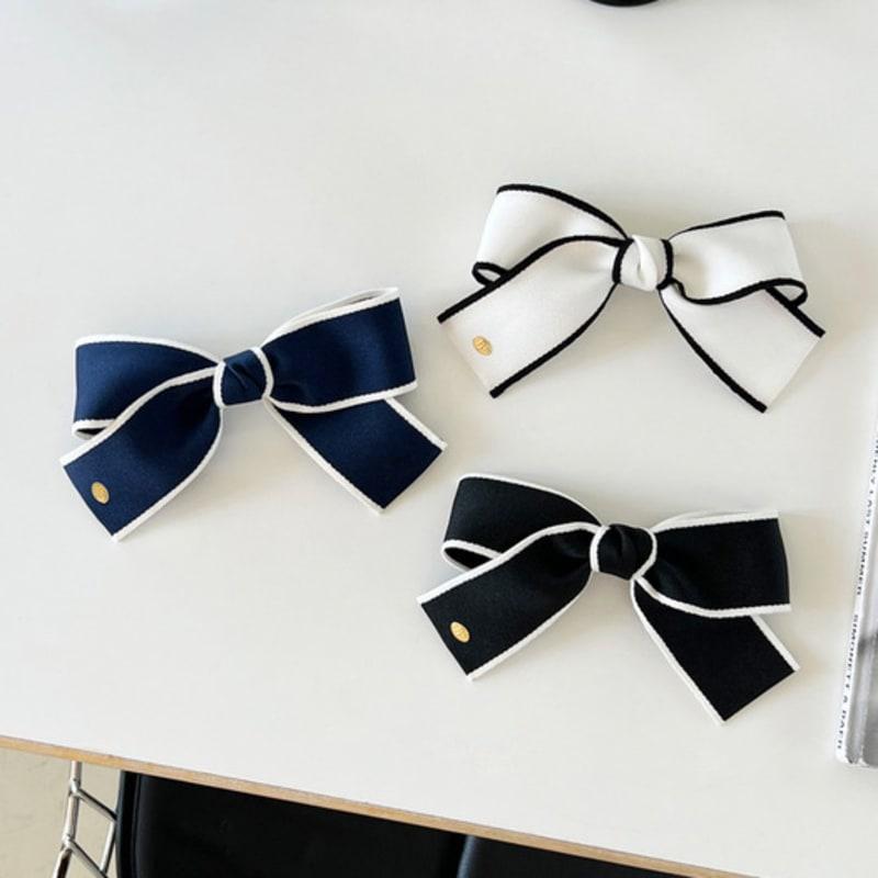 

FANTASTIC PLANET pretty school ribbon hair pin (3colors) WHITE