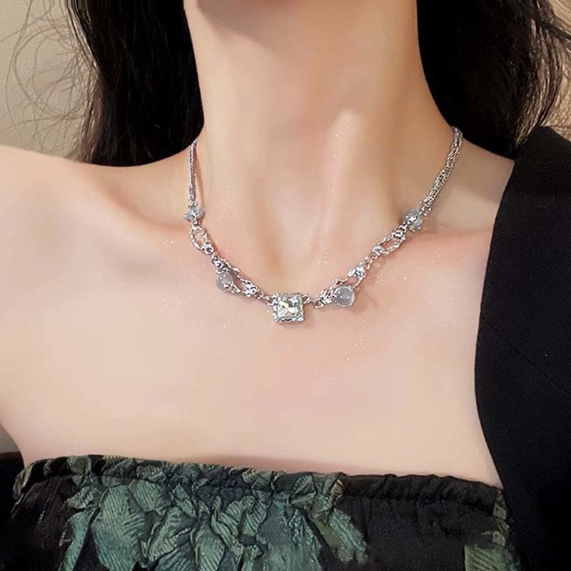 Funkelnder Mondlichtstein Anhänger Halskette für Damen Sternenlicht Unregelmäßige Lange Quaste Kette Choker Accessoires Modeschmuck