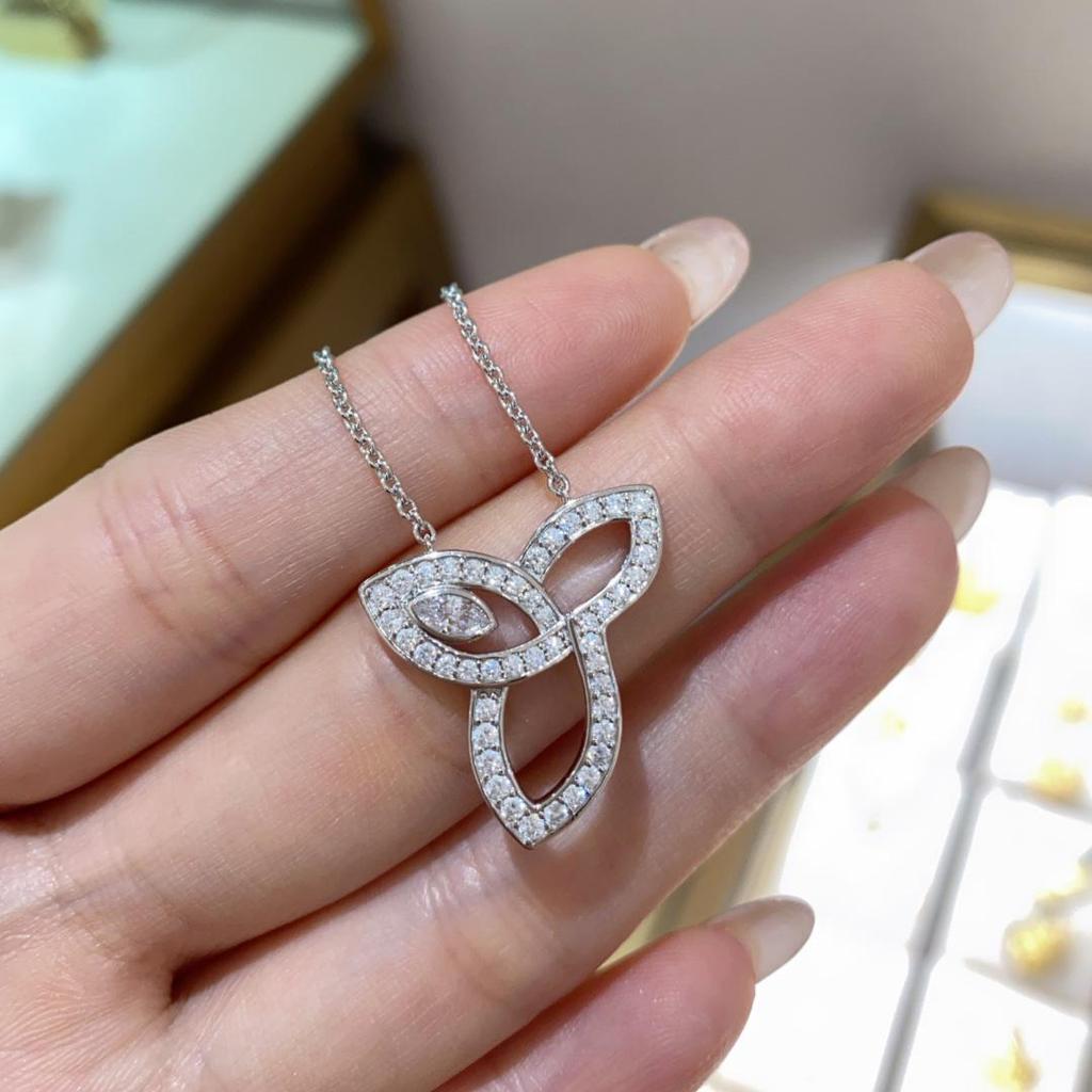 Lily Marquise 925 Silver Necklace with 5A High Carbon Diamond Clover Pendant - Elegant Light Luxury Clavicle Chain for Women