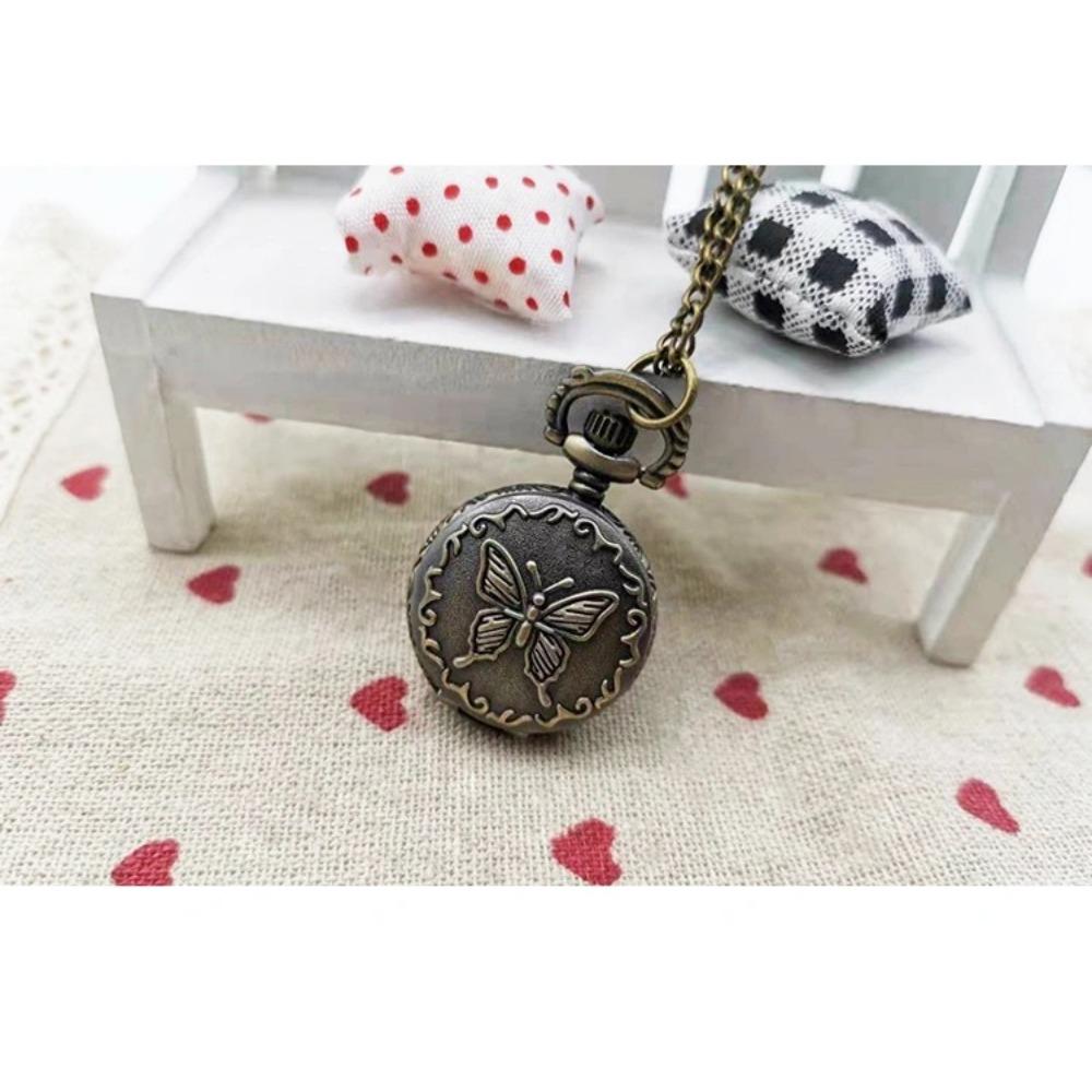 Creative Retro Flip Pocket Watch Personalized Three-dimensional Engraved Vintage Necklace Watch for Boys and Girls Commemorative Quartz Watch