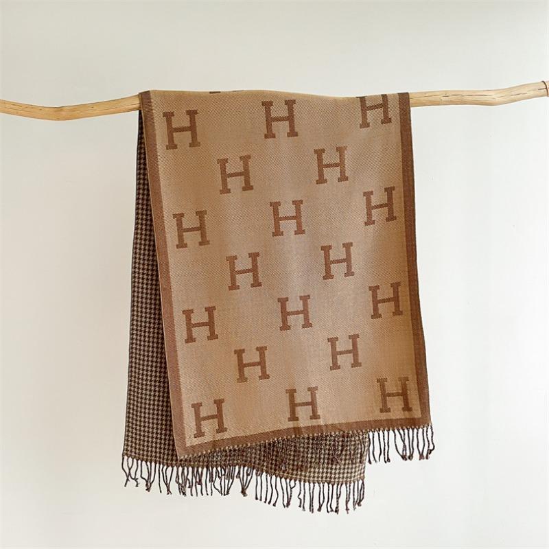 Autumn and Winter Letter Imitation Cashmere Scarf Women's Simple New Versatile Thickened Fringed Shawl Fashionable Warm Scarf