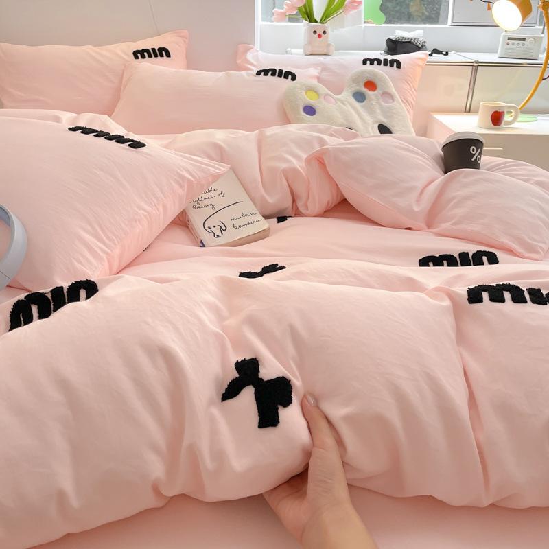 Class A bedding four-piece set solid color cotton cartoon towel embroidered quilt cover skin-friendly washed cotton student dormitory cute kit