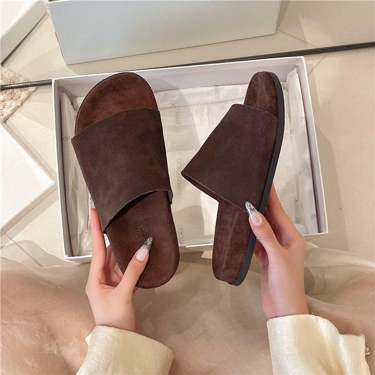 2025 summer new fashion Internet celebrity leather flat-bottomed casual slippers women's low-heeled outer wear open-toed women's sandals