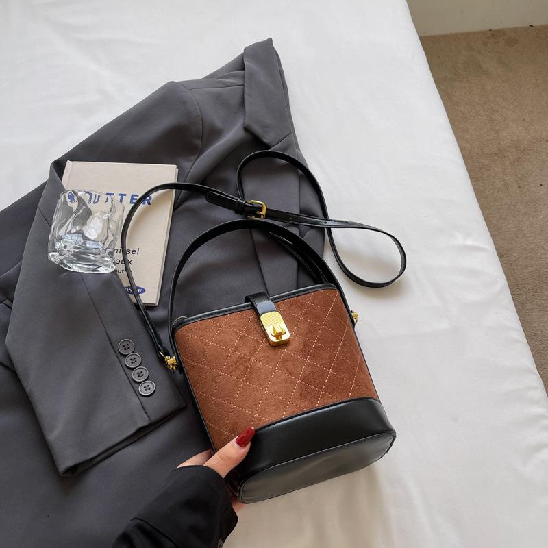 Herbst einfache Handtasche kleine Tasche Damen neue hochwertige Beuteltasche Rautenmuster lässige Schulter-Umhängetasche