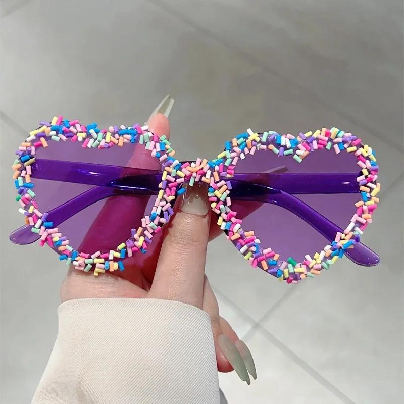 Popular y2k Vintage Love Heart Sunglasses Women For Men Luxury Brand Design Sun Glasses Punk Cake Candy Pink Cute Party Eyewear
