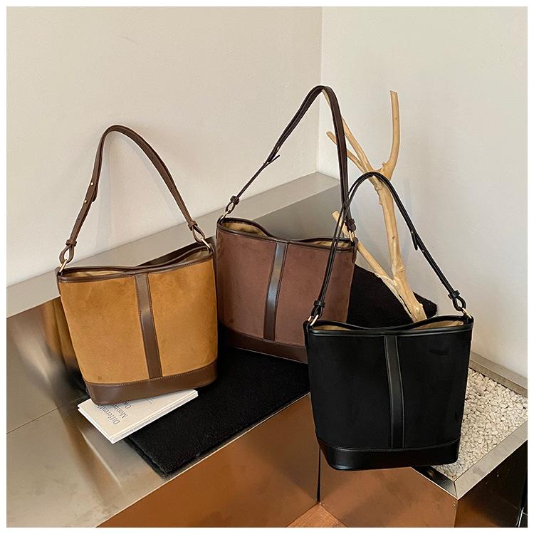 Suede Retro Small Bag Women's 2025 New Trendy Fashion Simple Shoulder Underarm Bag Messenger Bag Bucket Bag