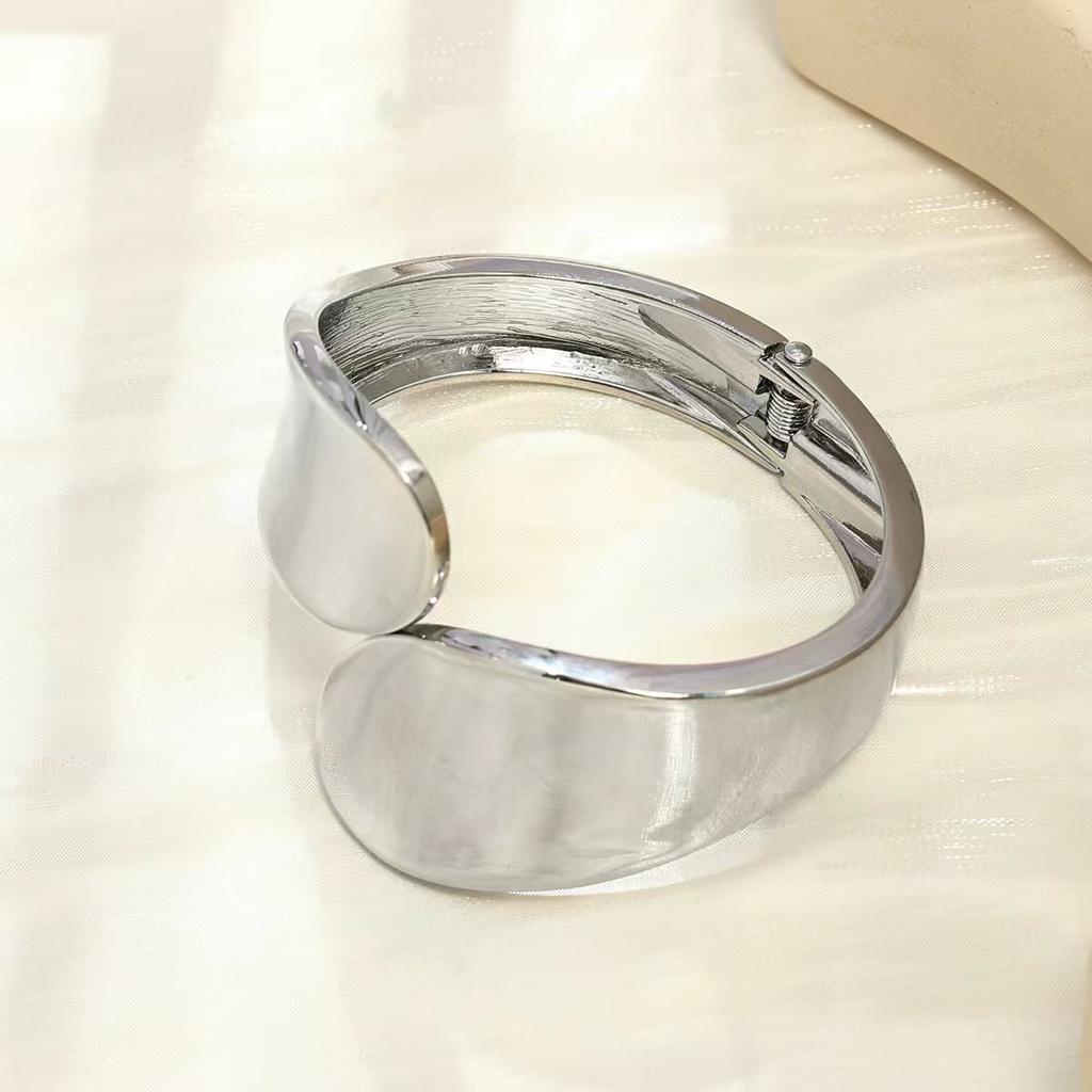 Glossy bracelet personalized wide version open metal bracelet special-shaped geometric jewelry wholesale
