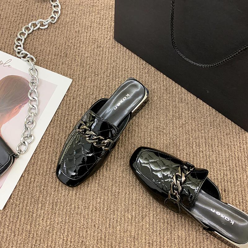 

2024 Новые мюли с металлической цепочкой для женщин, квадратные туфли в полоску, летние модные сандалии, квадратные тапочки для отдыха для женщин 43