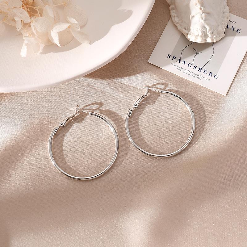 Exaggerated Large Plated Ear Clips Light Luxury Niche High-end Unique Design Trendy Gift Elegant Lady's Classic Casual Jewelry