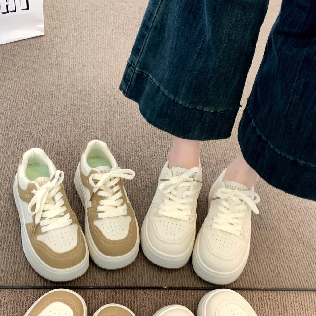 [Fanfna] kleine weiße Schuhe mit dicker Sohle für Damen Herbst 2025 neu modisch vielseitig lässig und bequem weichsohlige Schnür-Board-Schuhe