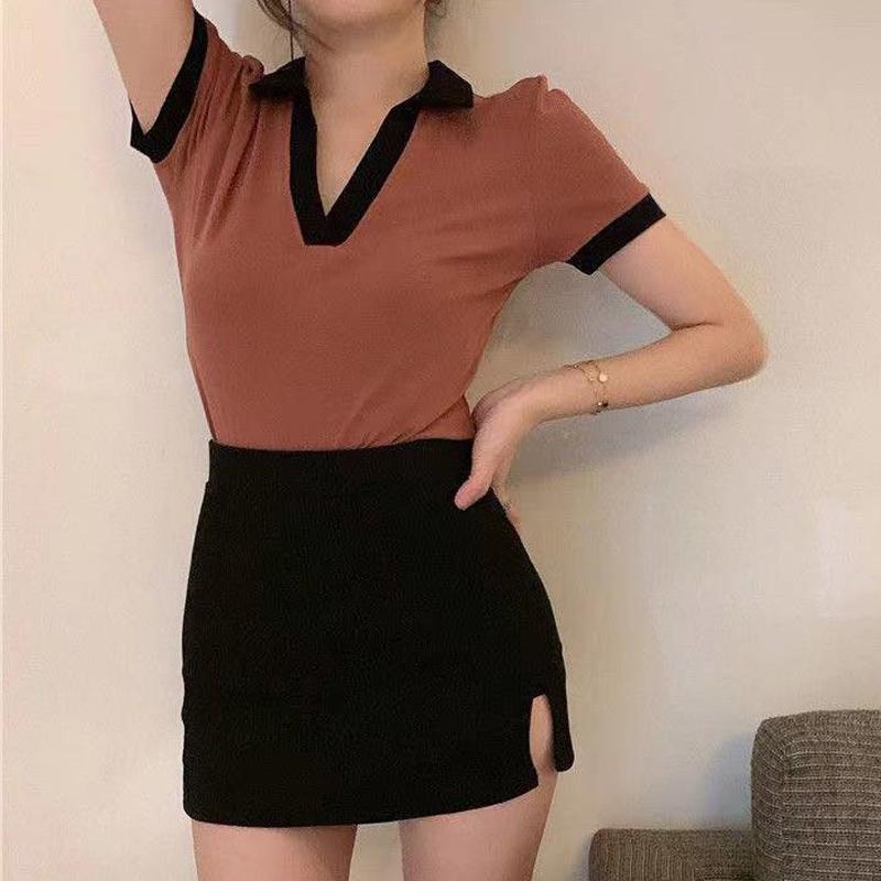 Letní barevně blokovaný top základní vrstvy v korejském stylu s V-výstřihem, prodyšné polo tričko, sladké a roztomilé slim tričko s klopou