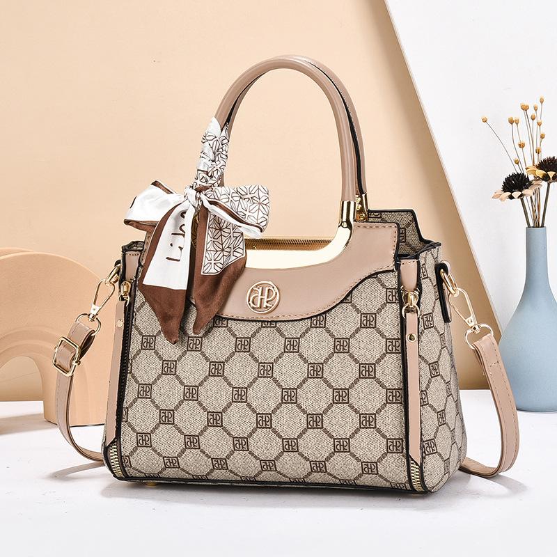 

Сумка 2025 новая большая вместительная на плечо сумка-мессенджер трендовая модная портативная женская сумка высококлассная сумка-тоут женская