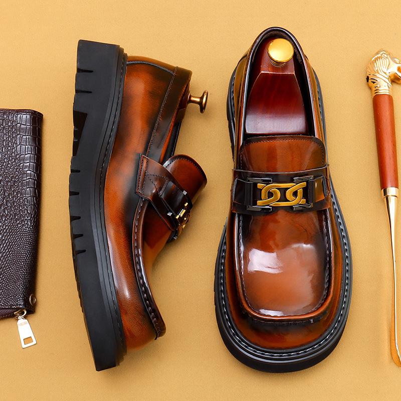 Chaussures en cuir à grosse tête populaires pour hommes, chaussures habillées en cuir brillant, décontractées, à la mode, pieds larges, semelles épaisses, à une pédale