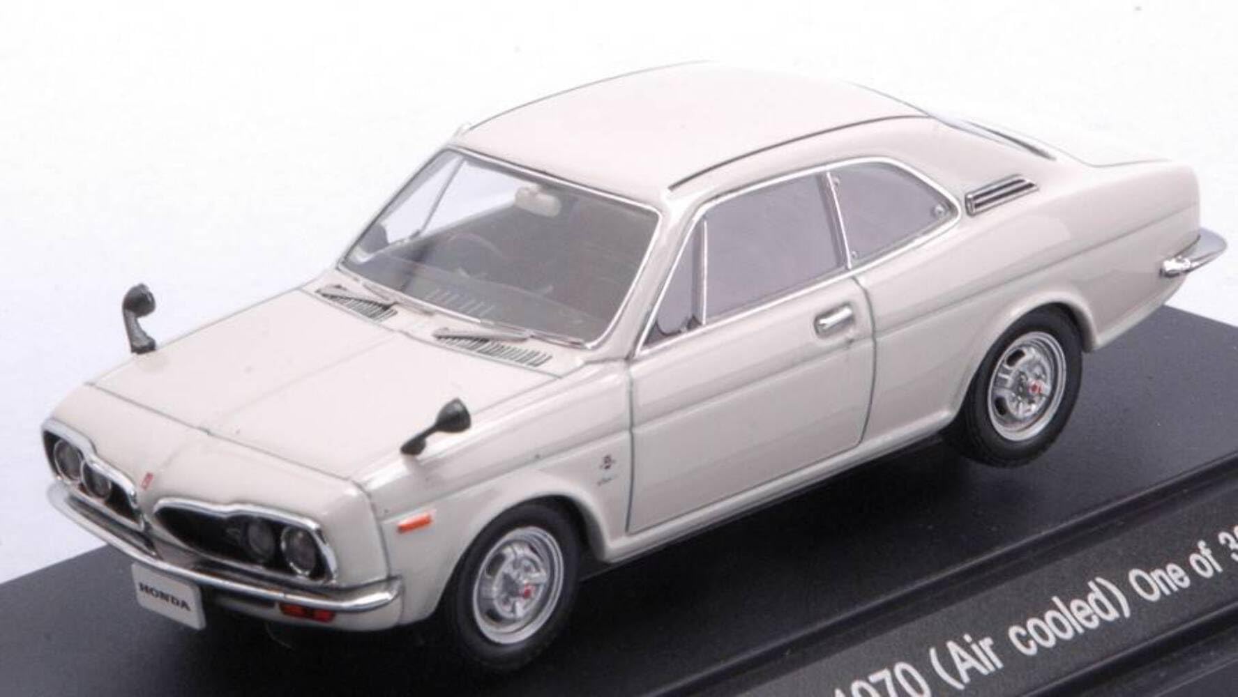 

Ebro Honda Coupe 9 1970 Белый Завершенный продукт 1/43 белый