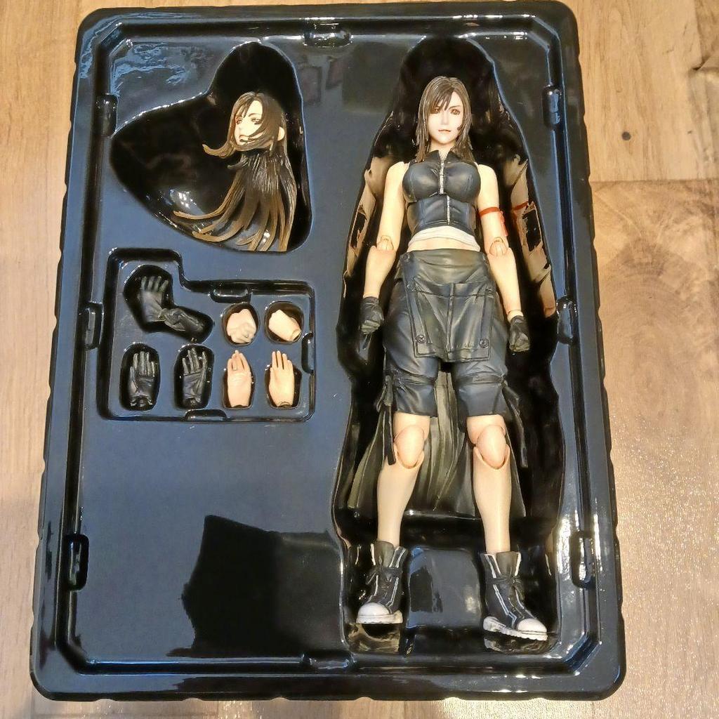 [USED] FF7 AC Tifa Figure Play Arts Kai Advent Children